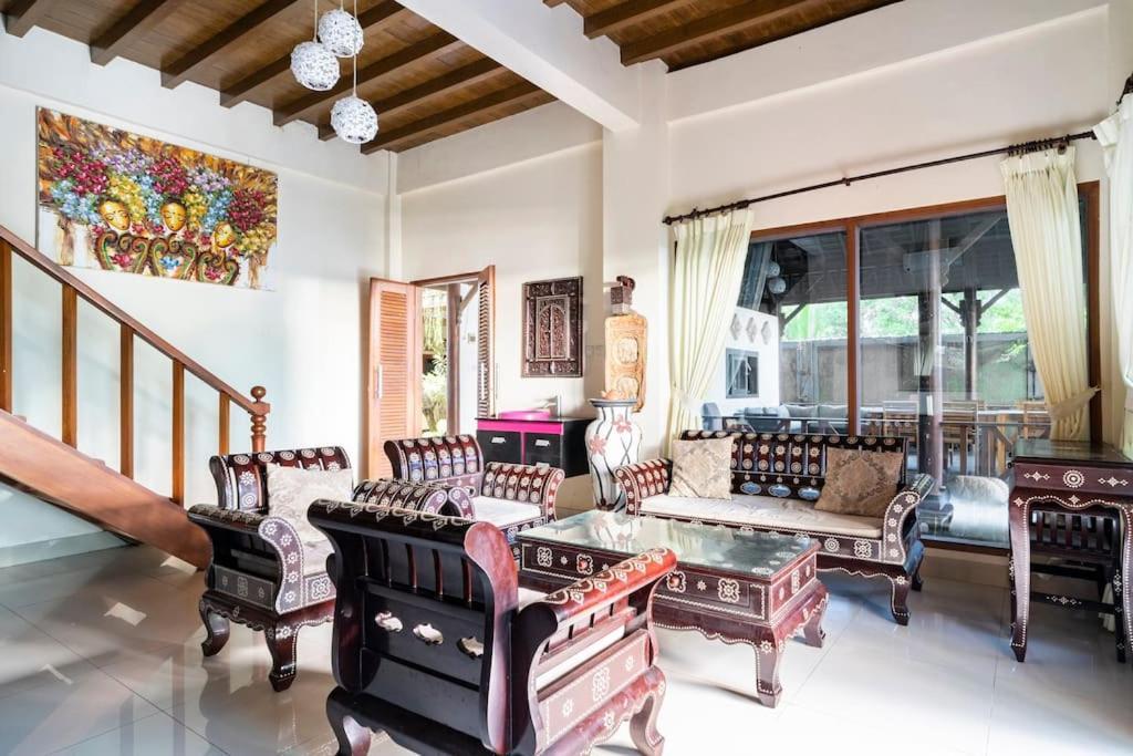 Villa Kenanga In Meninting By The Beach Mataram Exteriér fotografie