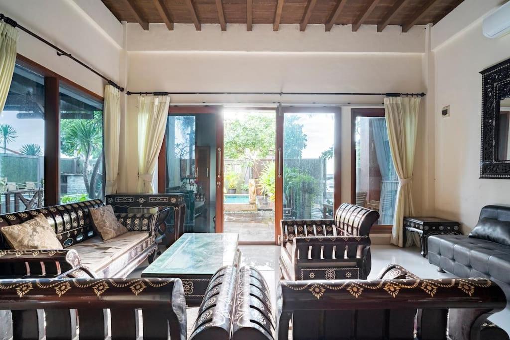Villa Kenanga In Meninting By The Beach Mataram Exteriér fotografie