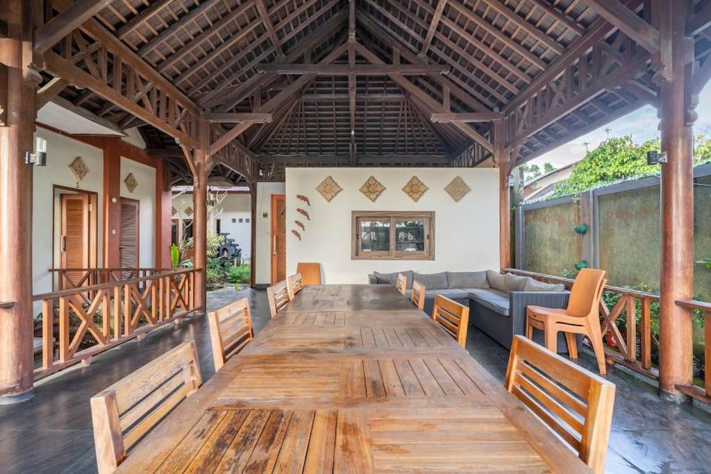 Villa Kenanga In Meninting By The Beach Mataram Exteriér fotografie