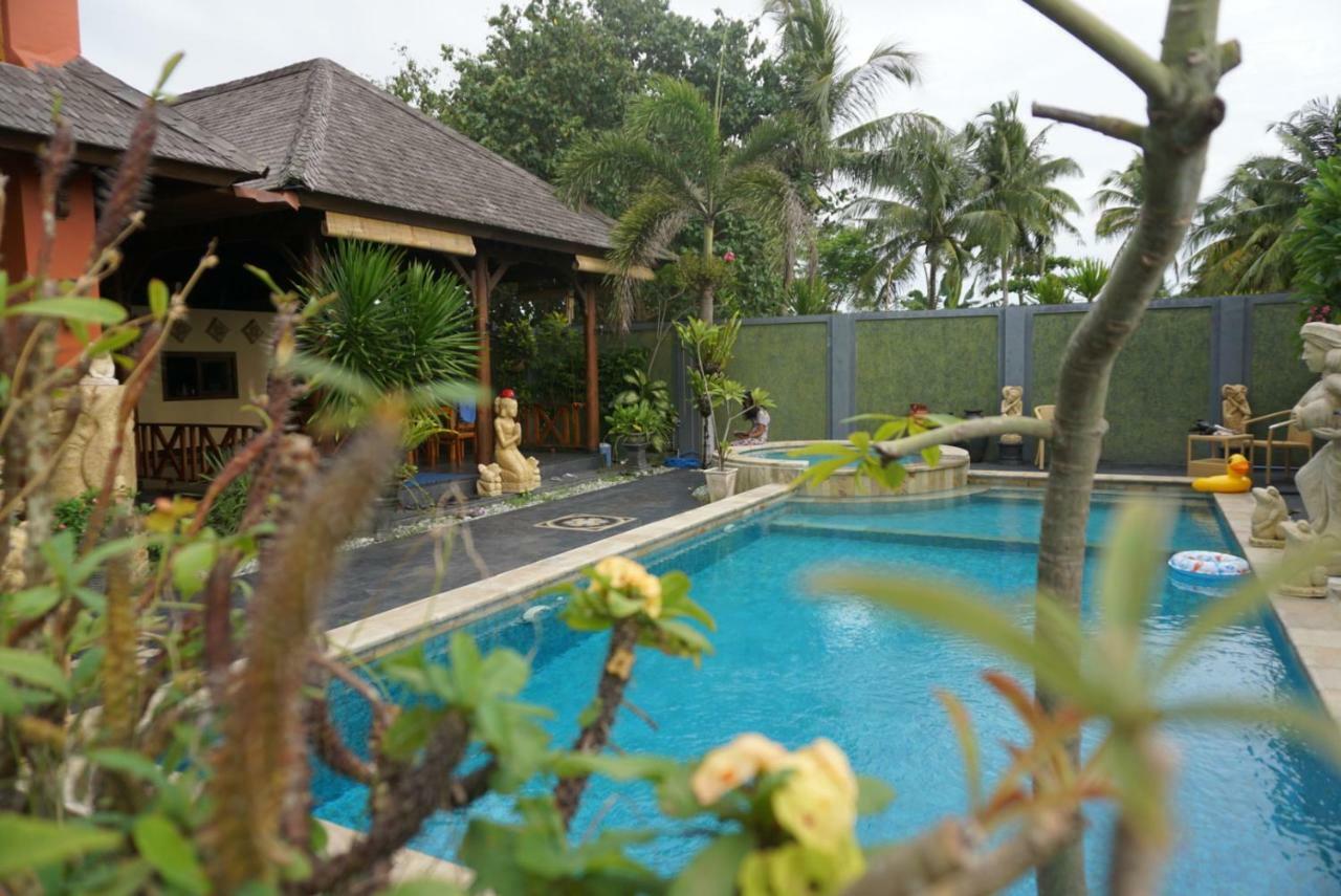 Villa Kenanga In Meninting By The Beach Mataram Exteriér fotografie